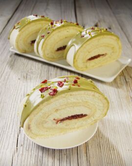 Pistazie-Himbeer-Sahne Rolle