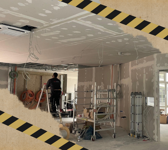 Verlegung der Kabel und Montage der Decke